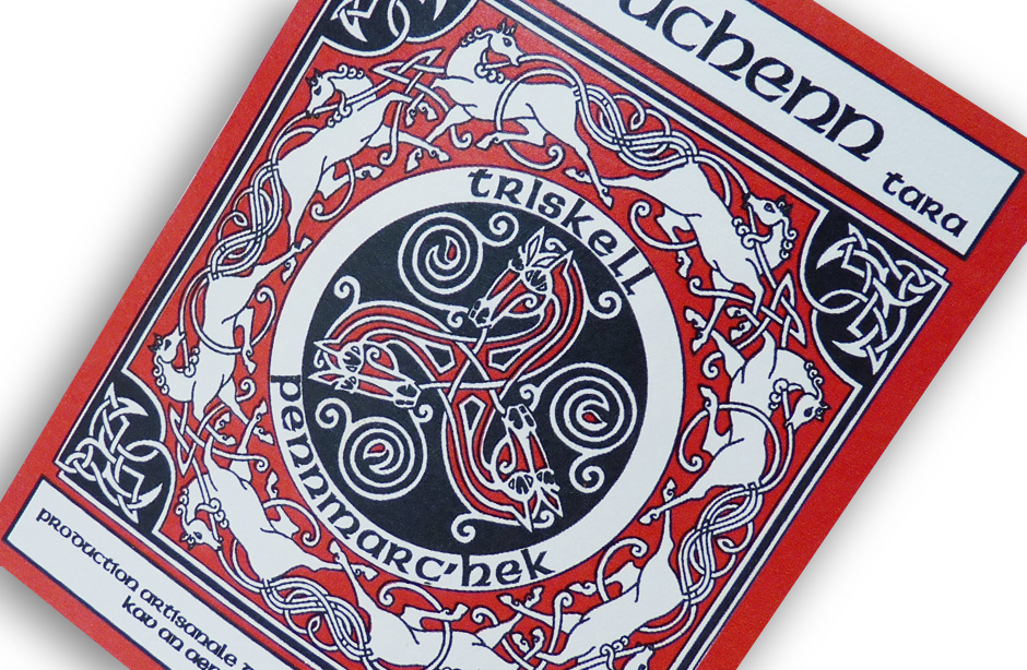 Etiquette hydromel Chouchenn tara cave dragon rouge à Lannion sur papier rustique Freelife Merida blanc recycle 2 couleurs